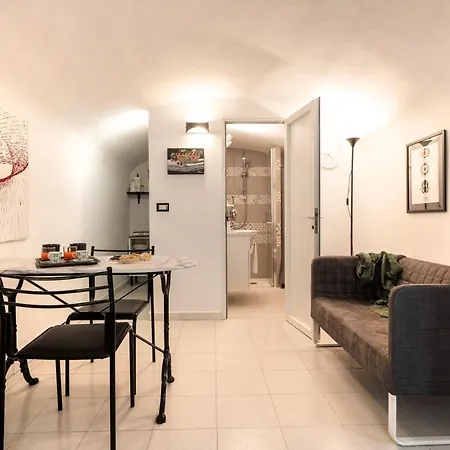 Appartement Guesthost - White&grey Comfy