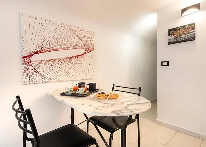 Guesthost - White&grey Comfy Bari