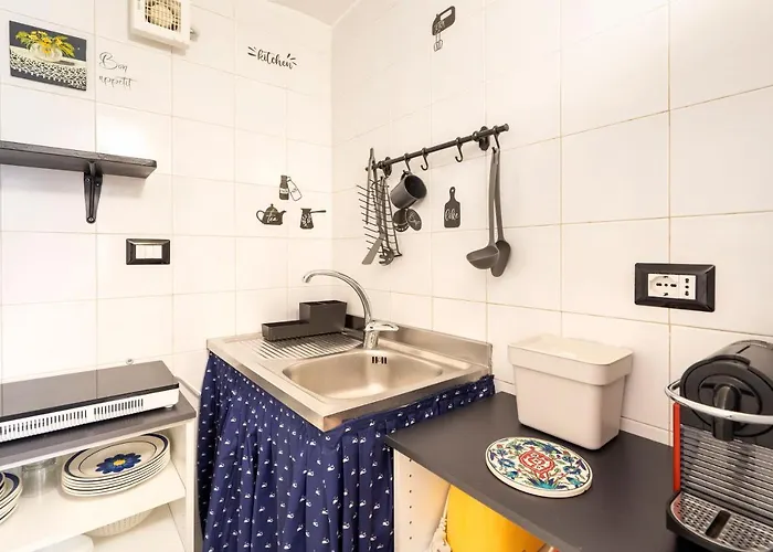 Apartment Guesthost - White&grey Comfy