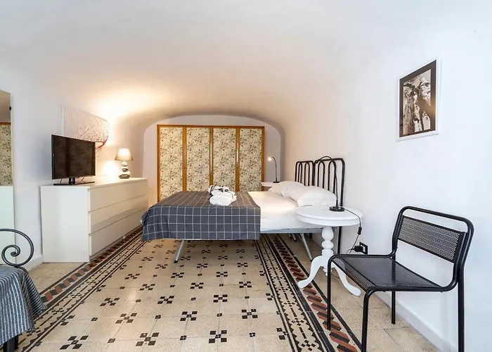 Apartment Guesthost - White&grey Comfy Bari