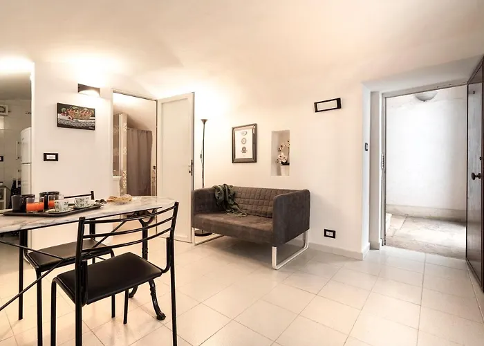 Guesthost - White&grey Comfy * Bari